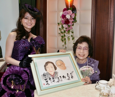 結婚式でサンクスボードプレゼントの様子